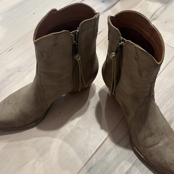 Size 10 Cowboy Boots - Picture 5 of 5